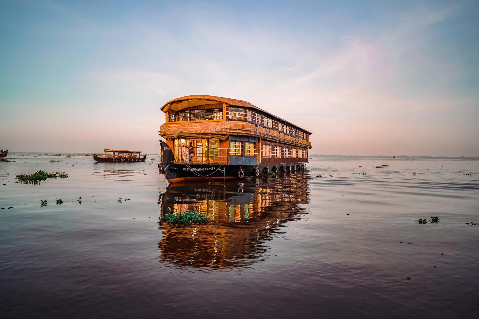 Venice Premium Houseboats Alleppey Alappuzha Eksteriør bilde